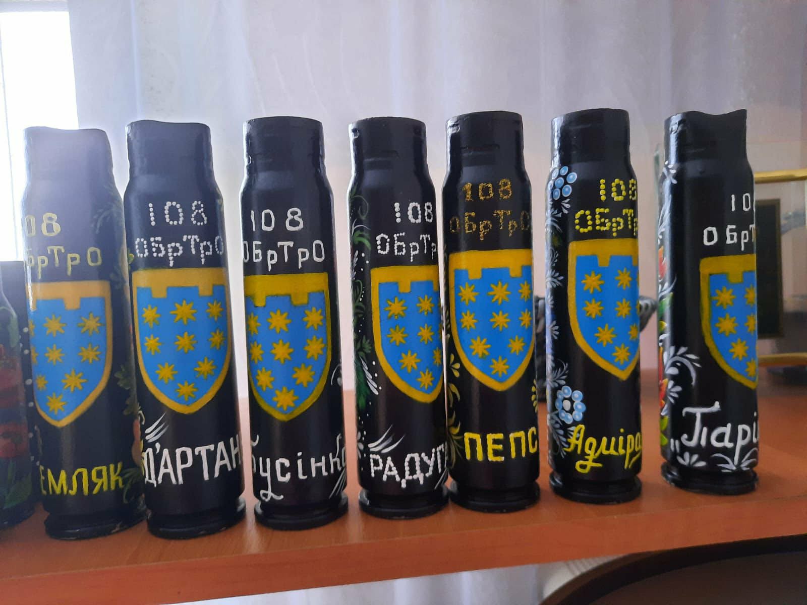 Смертоносне залізо перетворене на витвір мистецтва: Музей Історії Кам'янського отримав унікальні експонати - ФОТО