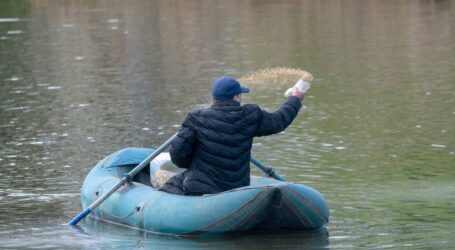 В Кам’янському відбулась екологічна акція з очищування води на БАМівському ставку