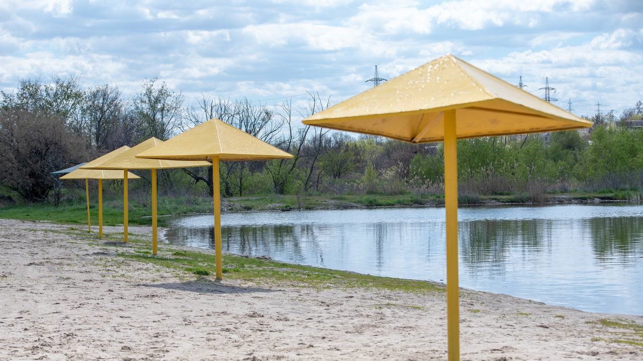 В Кам'янському відбулась екологічна акція з очищування води на БАМівському ставку - ФОТО