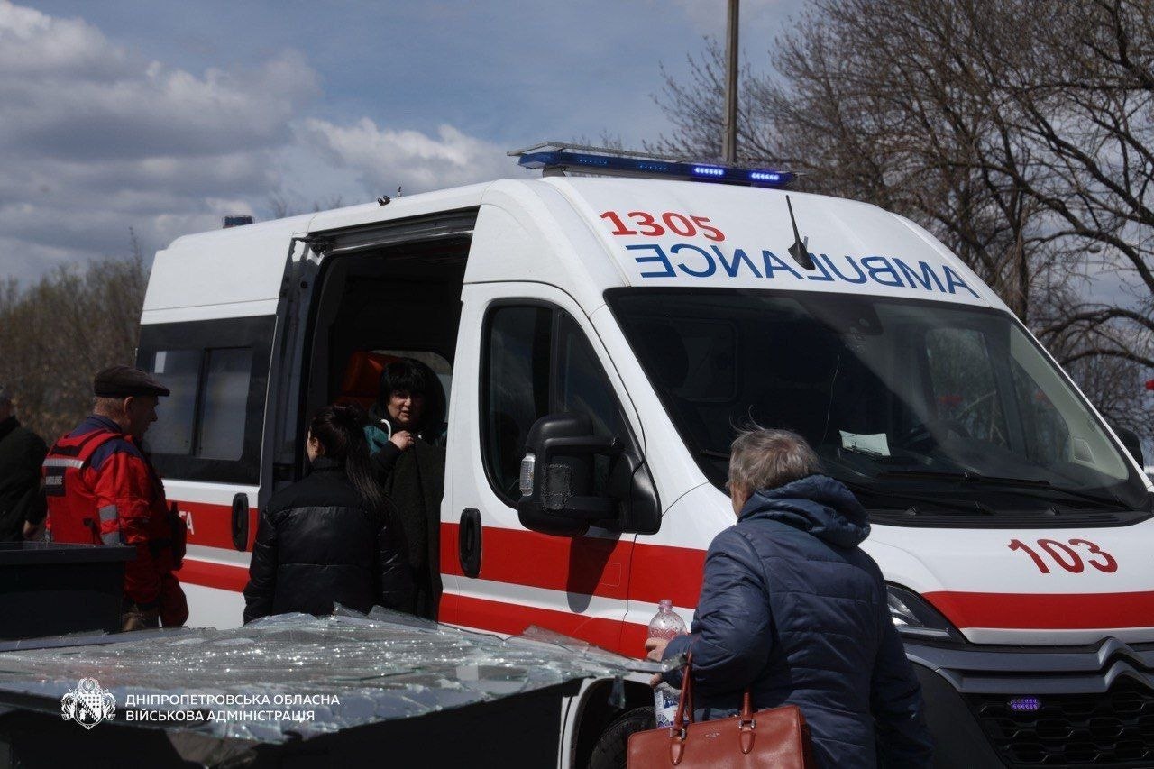 Через сьогоднішню атаку на Дніпро 15 людей зазнали поранень - ФОТО