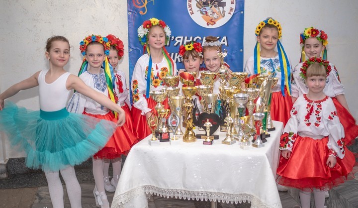 Понад 150 юних танцюристів взяли участь у звітному концерті мистецьких шкіл Кам'янського - ФОТО