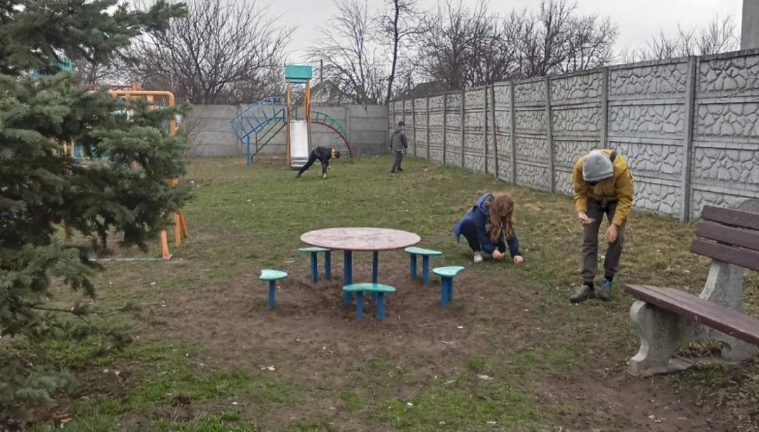 Мешканці Кам'янського провели толоки напередодні великодніх свят - ФОТО