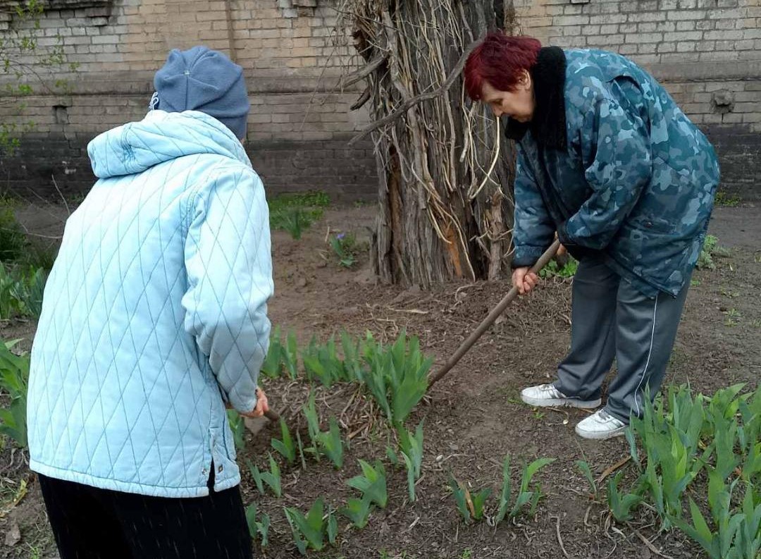 Мешканці Кам'янського провели толоки напередодні великодніх свят - ФОТО