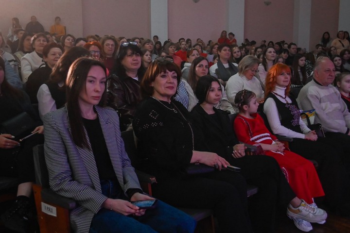 В Кам'янському нагородили переможців фестивалю-конкурсу дитячої творчості «Віват, талант! – 2026» - ФОТО