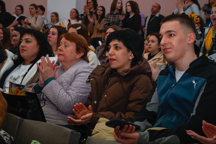 В Кам'янському нагородили переможців фестивалю-конкурсу дитячої творчості «Віват, талант! – 2026» - ФОТО