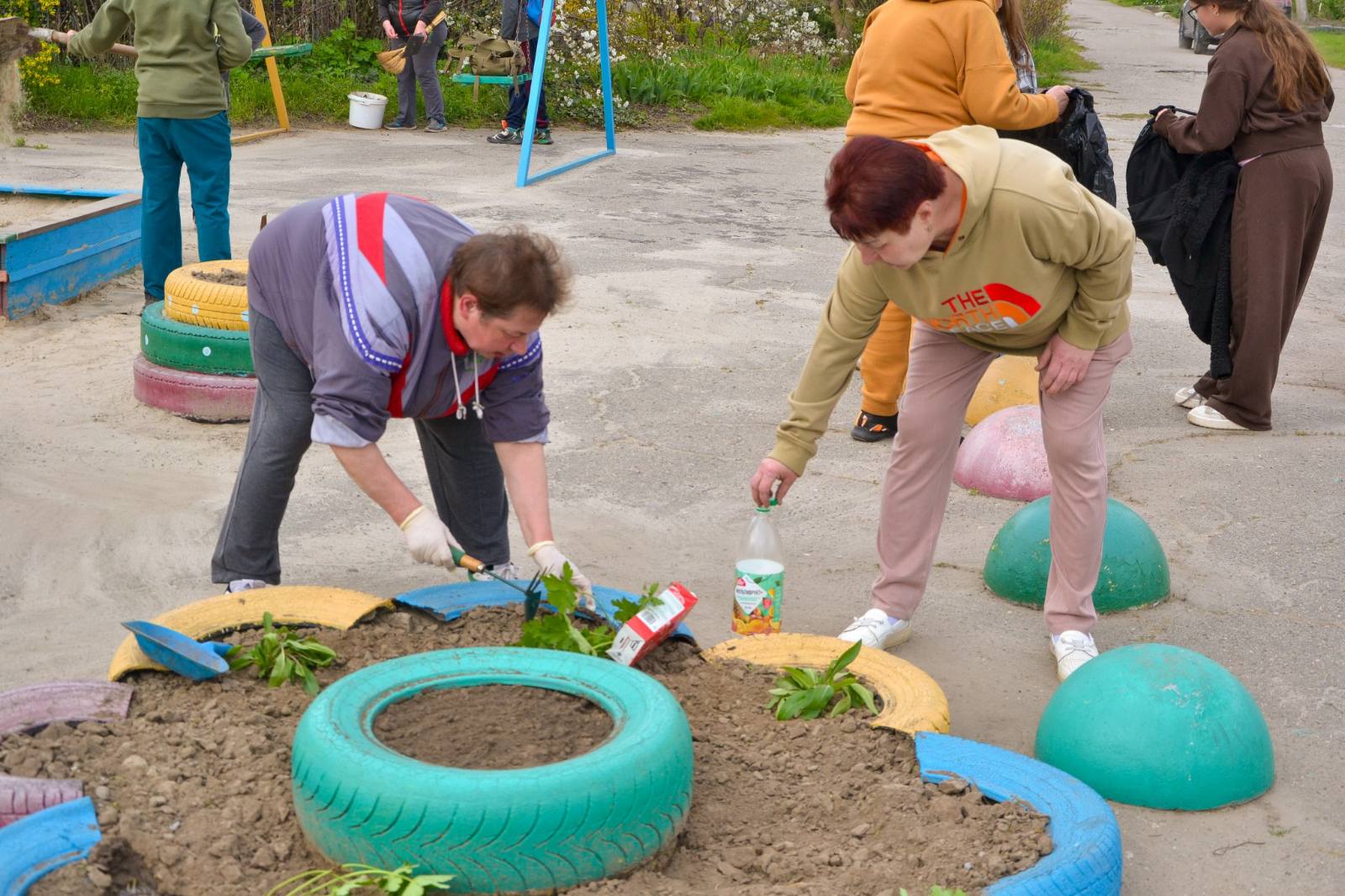 В Кам'янському органи самоорганізації населення продовжують активно долучатись до благоустрою - ФОТО