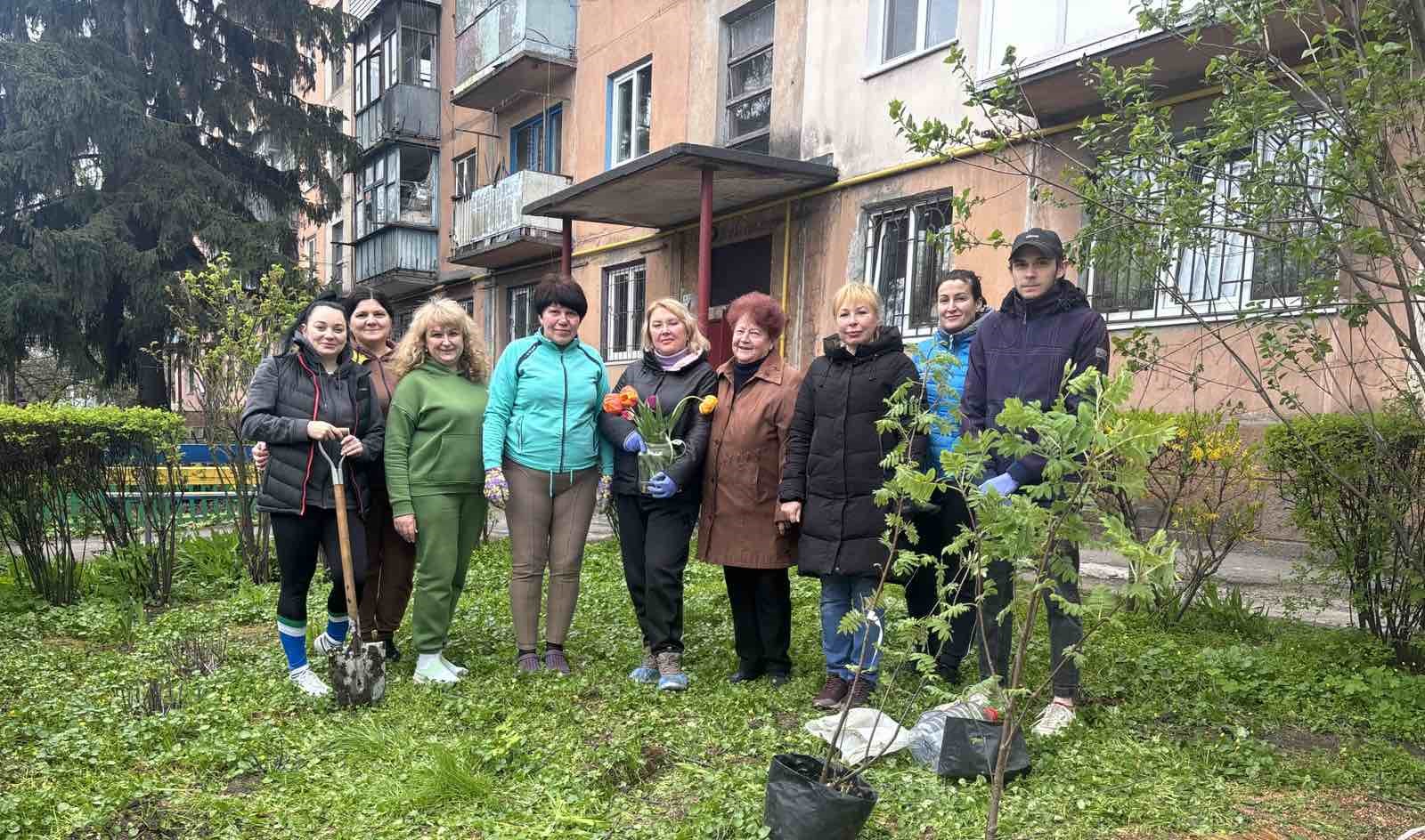 В Кам'янському органи самоорганізації населення продовжують активно долучатись до благоустрою - ФОТО