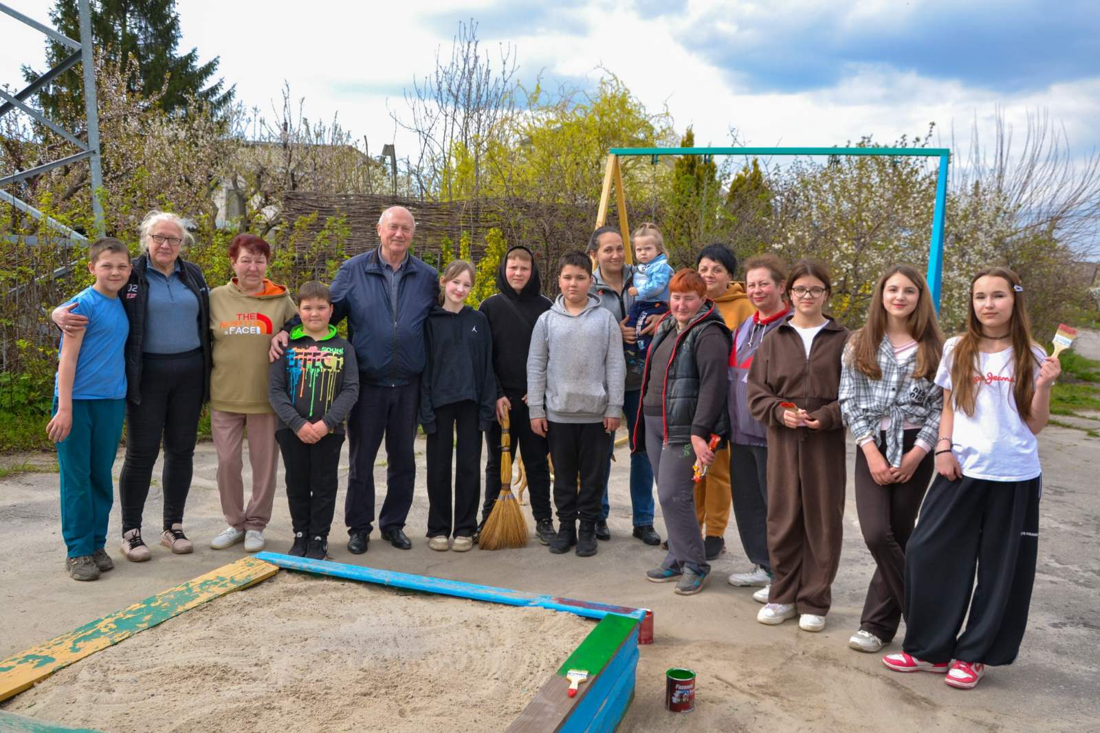 В Кам'янському органи самоорганізації населення продовжують активно долучатись до благоустрою - ФОТО