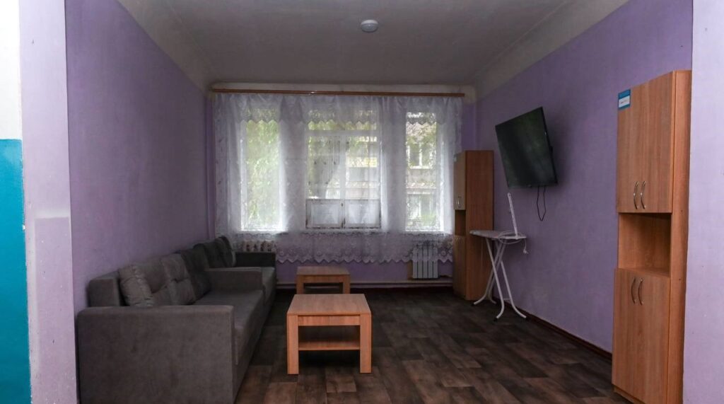 В Кам'янському у закладі, де тимчасово проживають вимушені переселенці, завершили ремонт - ФОТО