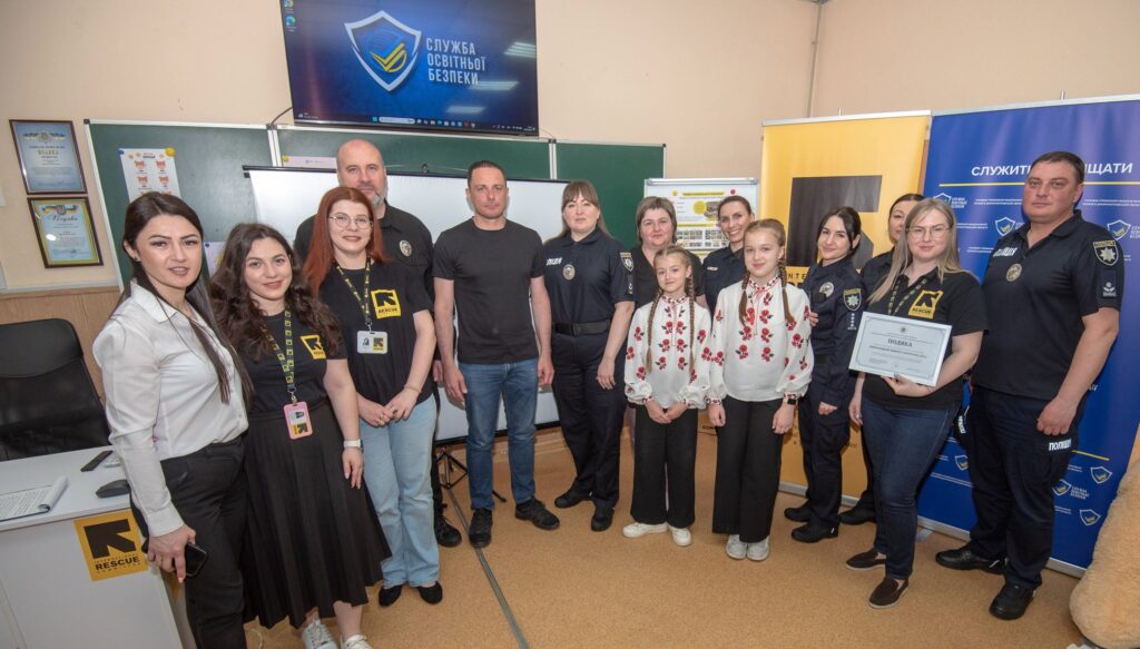 Середовища довіри та психологічного комфорту: в школах Кам'янського працюють «простори освітньої безпеки» - ФОТО