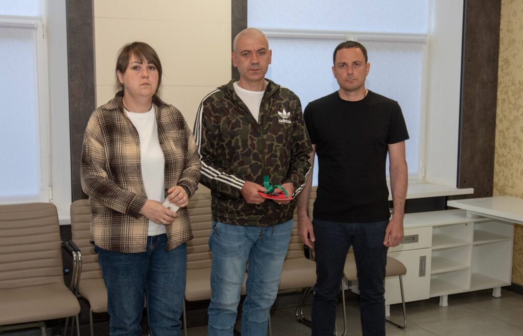 В Кам'янському захисникам та родині полеглого героя вручили ключі від квартир - ФОТО