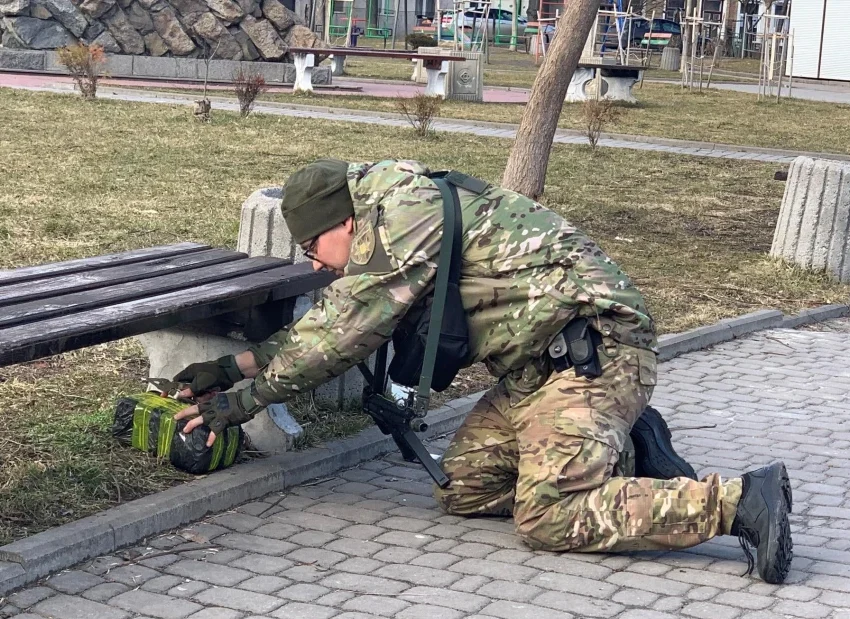 Алгоритм дій у разі виявлення підозрілого предмета, схожого на вибуховий пристрій, нагадали кам’янчанам надзвичайники