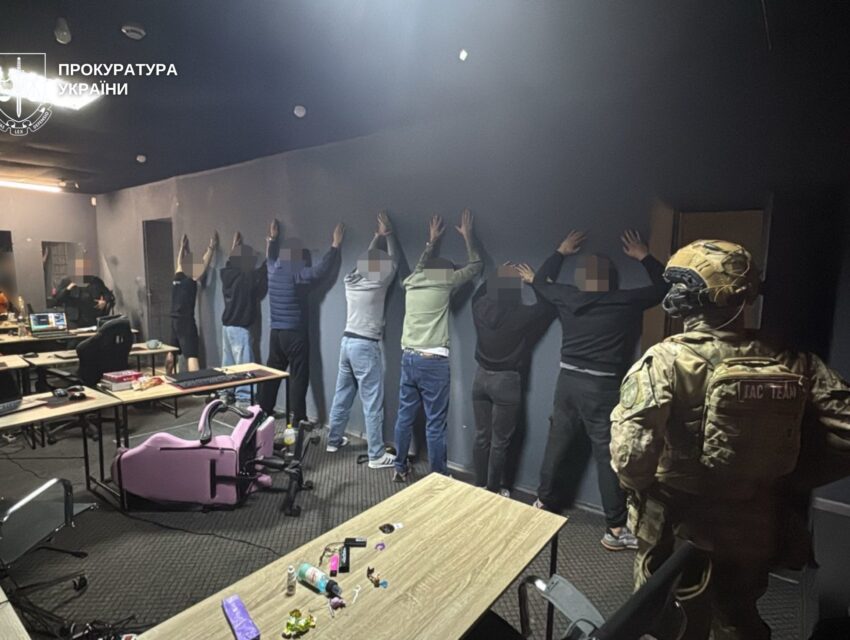 В Кам’янському припинили діяльність колцентрів, які ошукали громадян з різних регіонів України на майже 3 млн грн