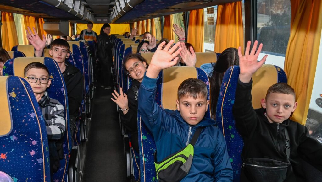 В Кам'янському стартувала літня оздоровча кампанія для дітей - ФОТО