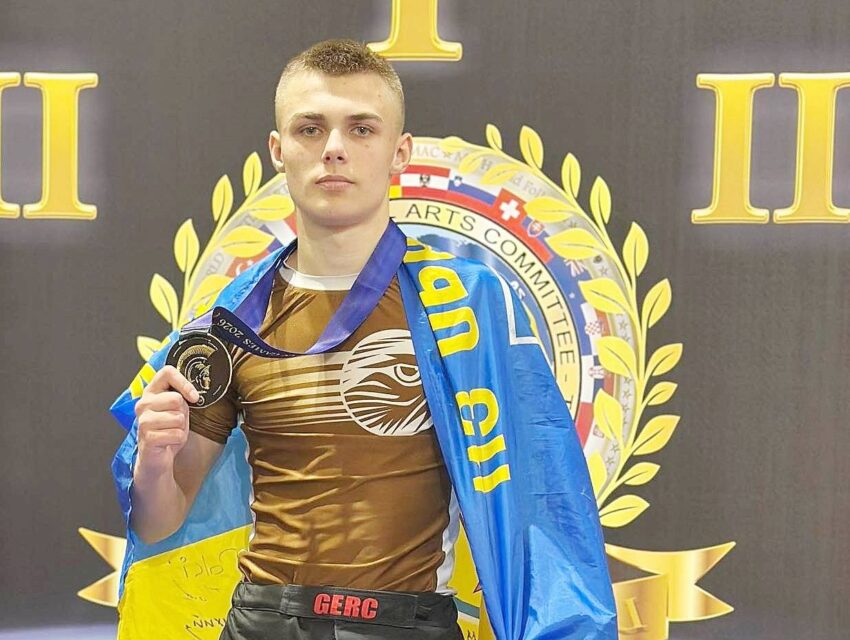 Кам`янчанин Денис Рибальченко став дворазовим чемпіоном Європи з козацького двобою