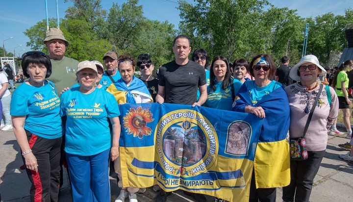 В Кам’янському відбувся спортивно-патріотичний легкоатлетичний пробіг «Разом до Перемоги!» - ФОТО