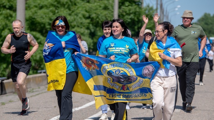 В Кам’янському відбувся спортивно-патріотичний легкоатлетичний пробіг «Разом до Перемоги!» - ФОТО