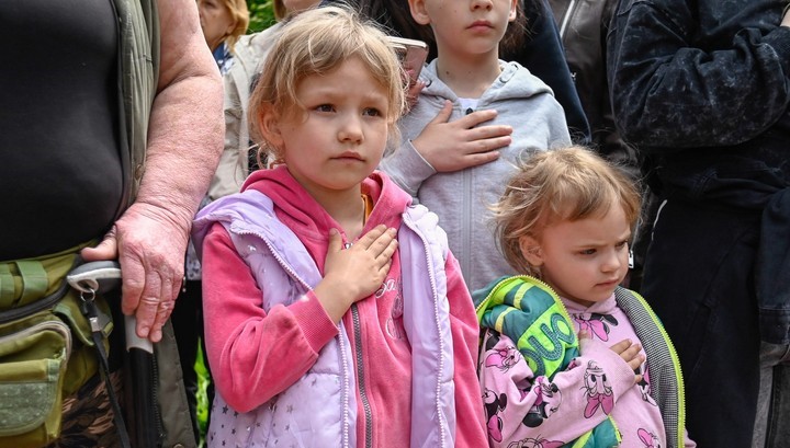 В Розарії Кам'янського провели святковий захід для місцевої малечі - ФОТО