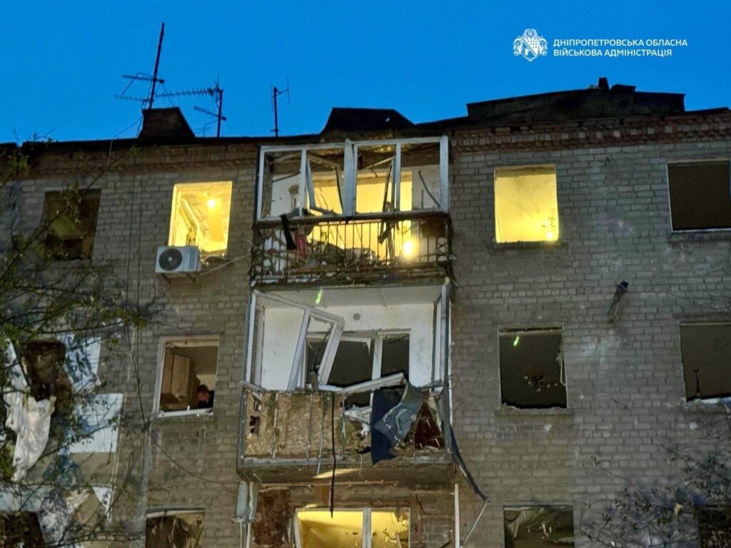 Вночі ворог гатив по шести районах Дніпропетровщини, в Кам'янському одна людина дістала поранень - ФОТО