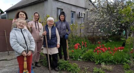 В Кам’янському активні мешканці продовжують брати участь у толоках