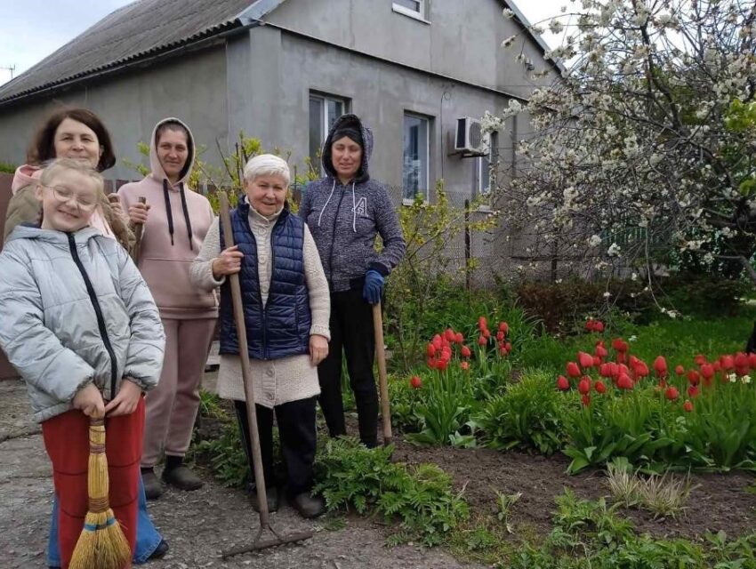 В Кам’янському активні мешканці продовжують брати участь у толоках