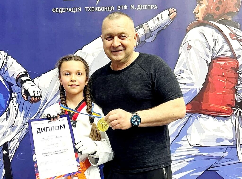 Тхеквондисти з Кам'янського завоювали купу нагород на турнірах у Дніпрі - ФОТО