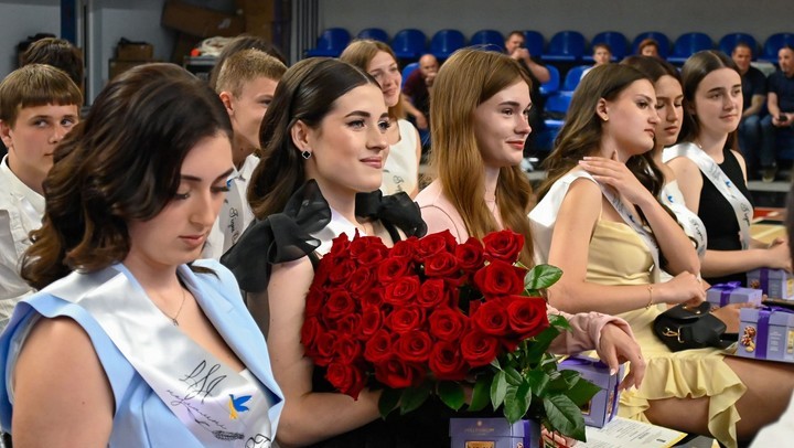 В Кам’янському сьогодні вітали випускників місцевих спортивних шкіл