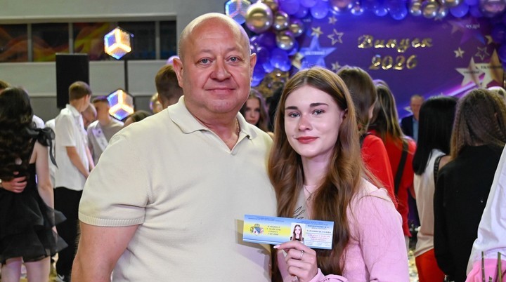 В Кам'янському сьогодні вітали випускників місцевих спортивних шкіл - ФОТО