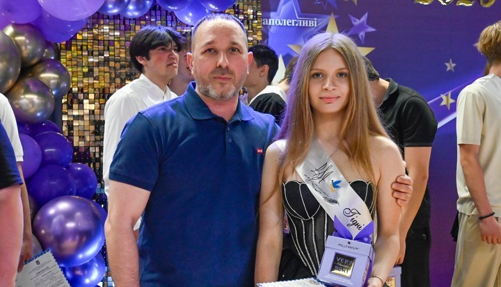 В Кам'янському сьогодні вітали випускників місцевих спортивних шкіл - ФОТО