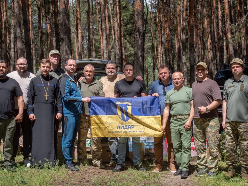 Волонтери з Кам’янського зібрали великий вантаж допомоги для військових полку «Айдар»