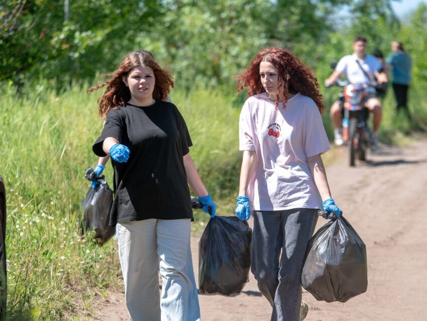 В Кам’янському провели екологічну акцію на Воронячому острові