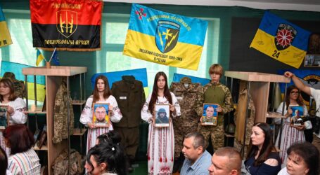 В ліцеї №29 Кам’янського відкрили оновлений музей, де увічнено імена загиблих на війні випускників цього закладу