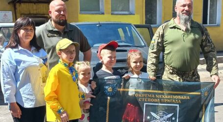 Освітяни та учні Кам’янського продовжують підтримувати наших захисників