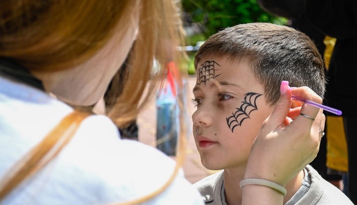 В Розарії Кам'янського провели святковий захід для місцевої малечі - ФОТО