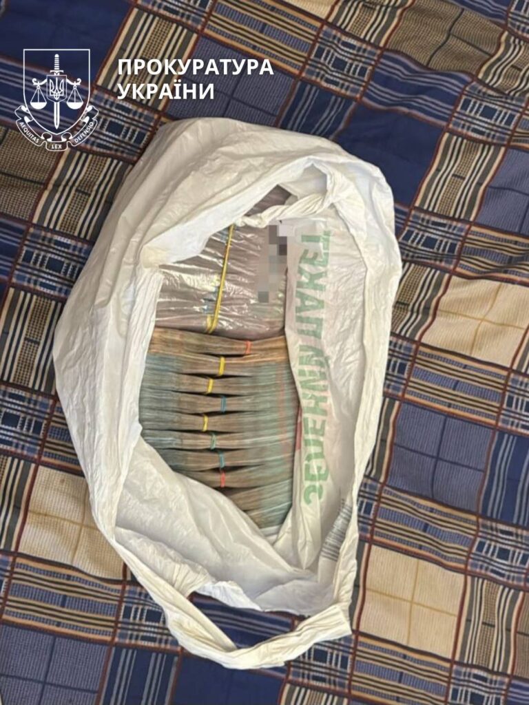 За 200 тис. грн обіцяли не притягувати за «дисциплінарку»: на Дніпропетровщині командира роти та старшину підозрюють у вимаганні грошей з підлеглих  - ФОТО