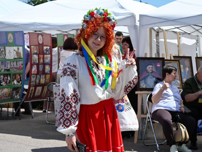 В Кам’янському День вишиванки відсвяткували Мовним пікніком