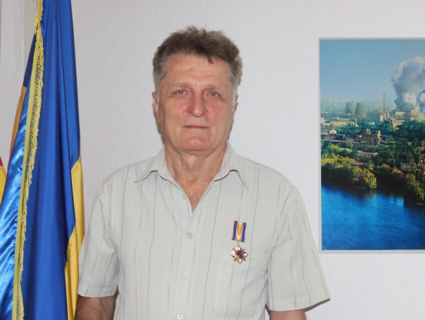 Ремонтував обладнання під час ворожої атаки: енергетик Юрій Закаблук з Кам’янського нагороджений орденом «За мужність»