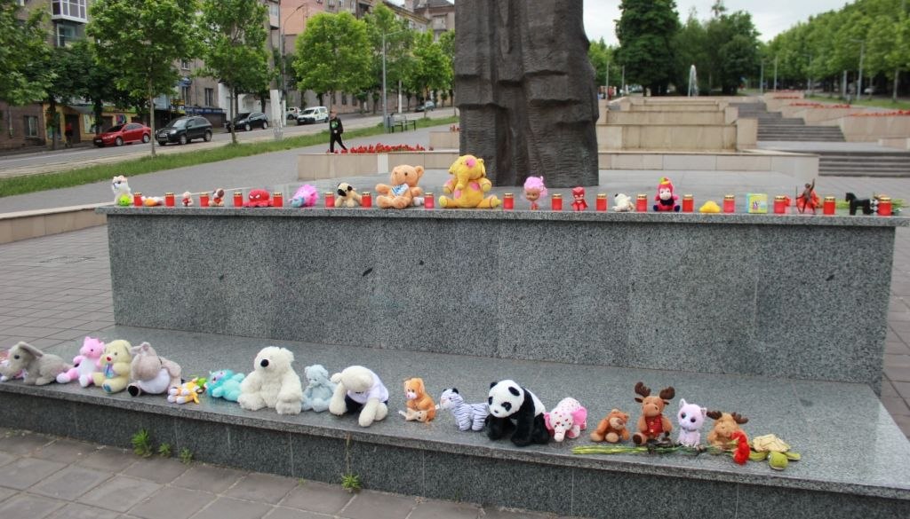 У Кам’янському вшанували пам’ять дітей, загиблих через російську агресію - ФОТО