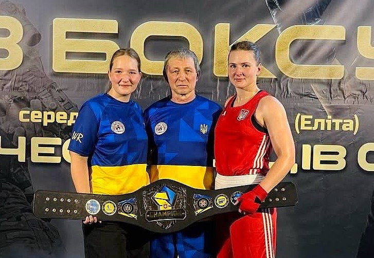 Сестри Черноколенко з Кам’янського стали призерками чемпіонату України з боксу