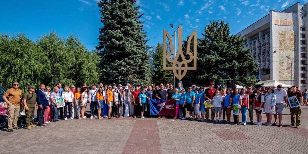 В Кам'янському напередодні Дня Конституції України відбувся патріотичний захід - ФОТО