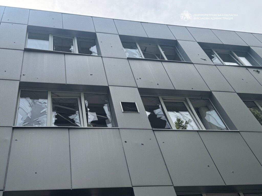Ворог завдав удару по Дніпру: є загиблі та поранені - ФОТО