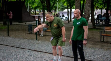 Знімає стрес, сприяє реабілітації та об’єднує людей: в Кам’янському відкрили новий майданчик для гри в петанк