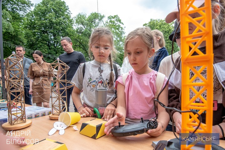 У Кам'янському пройшов фестиваль "Наукові пікніки" - ФОТО