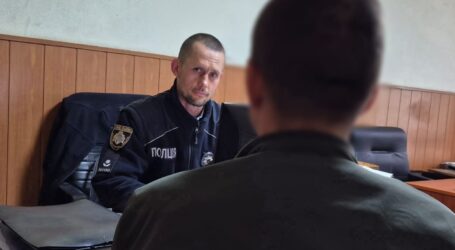 В Кам’янському чоловіка зупинили на вулиці з гранатою та пістолетом у сумці, а в нього вдома знайшли гранатомети