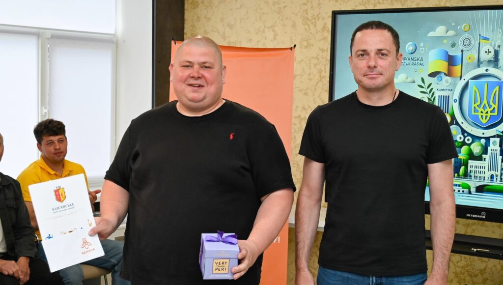 В Кам'янському нагородили провідних спортсменів та тренерів - ФОТО