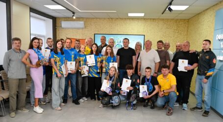 В Кам’янському нагородили провідних спортсменів та тренерів