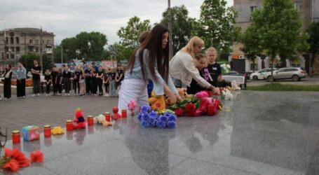 У Кам’янському вшанували пам’ять дітей, загиблих через російську агресію