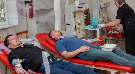 Донорів та працівників Центру крові в Кам’янському відзначили подяками