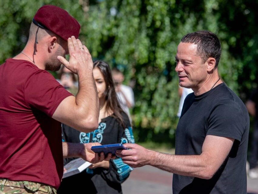 В Кам’янському напередодні Дня Конституції України відбувся патріотичний захід