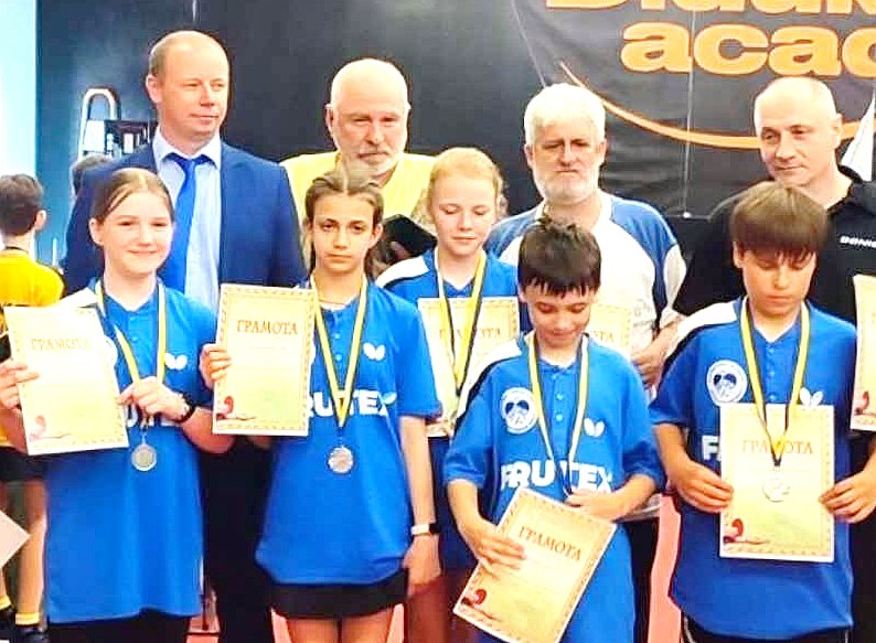 Юні кам’янчанки стали срібними призерками чемпіонату України з настільного тенісу